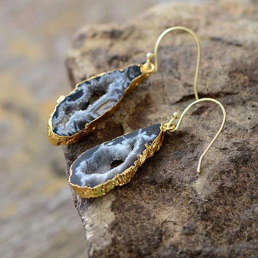 Women-Earrings-Unique-Natural-Druzy-Dangle-Earrings-Designer-Bohemian-Earrings-US-European-Drusy-Jewelry-Dropshipping_528x.webp Women-Earrings-Unique-Natural-Druzy-Dangle-Earrings-Designer-Bohemian-Earrings-US-European-Drusy-Jewelry-Dropshipping_528x.webp