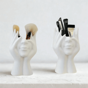 Διακοσμητικό πινέλο μακιγιάζ και θήκη μολυβιών